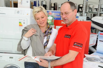 Neues Hausgerät gewünscht? Kompetente, persönliche Beratung erhalten Sie nur im Fachhandel, zum Beispiel bei uns. Neues Hausgerät gewünscht? Kompetente, persönliche Beratung erhalten Sie nur im Fachhandel, zum Beispiel bei uns.